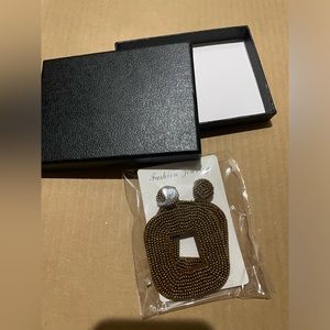 Womenβs Large Brown Earrings Costume Jewelry-NWT